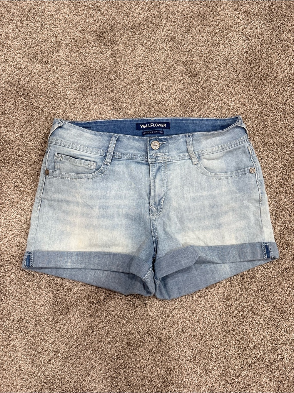 Wallflower Light Wash Denim Roll-Cuff Women's Shorts